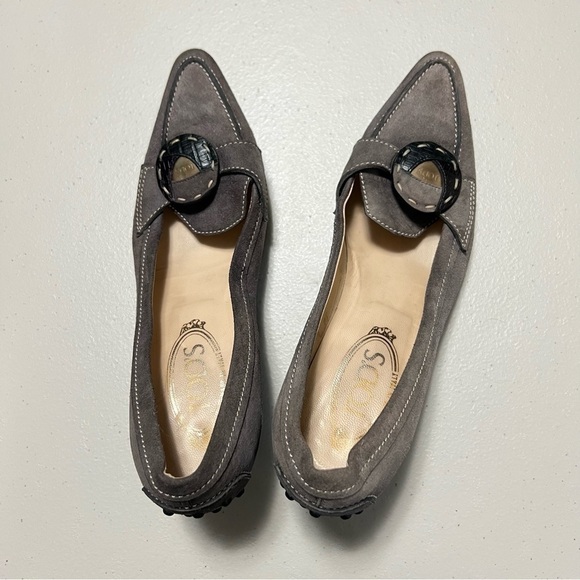 TOD’S Debbie Button Suede Leather Heels - Picture 5 of 13